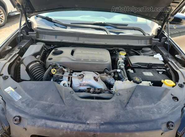 1C4PJMLNXKD294206 2019 JEEP CHEROKEE Black უკანა სალონის ხედი