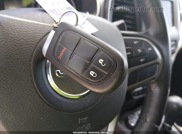 1C4PJMLX4KD211452 2019 JEEP CHEROKEE Black Առջևի վահանակի տեսք