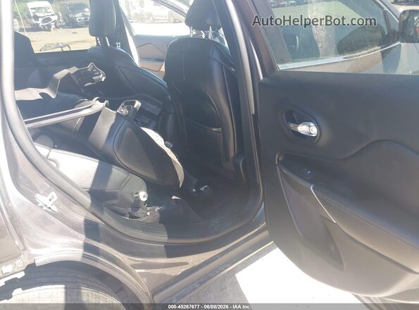1C4PJMLX4KD231071 2019 JEEP CHEROKEE Silver Вид наклейки з VIN-кодом