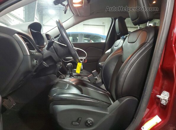 1C4PJMLX4KD442156 2019 JEEP CHEROKEE Red Front interior view