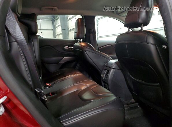 1C4PJMLX4KD442156 2019 JEEP CHEROKEE Red Rear interior view