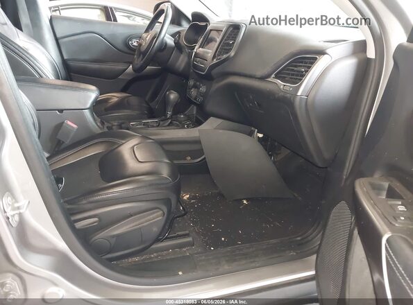 1C4PJMLX5KD253998 2019 JEEP CHEROKEE Gray Front interior view
