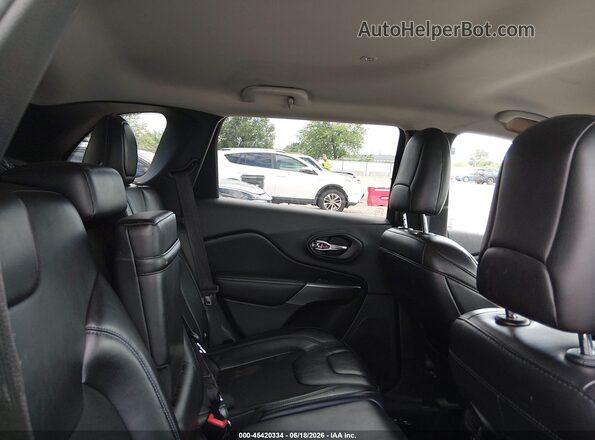 1C4PJMLX7KD121048 2019 JEEP CHEROKEE Black VIN sticker view