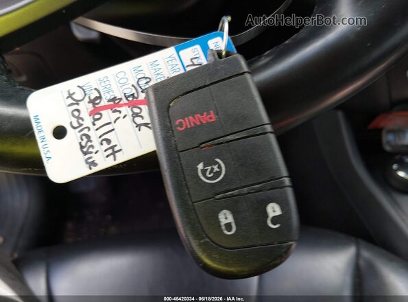 1C4PJMLX7KD121048 2019 JEEP CHEROKEE Black Dashboard view