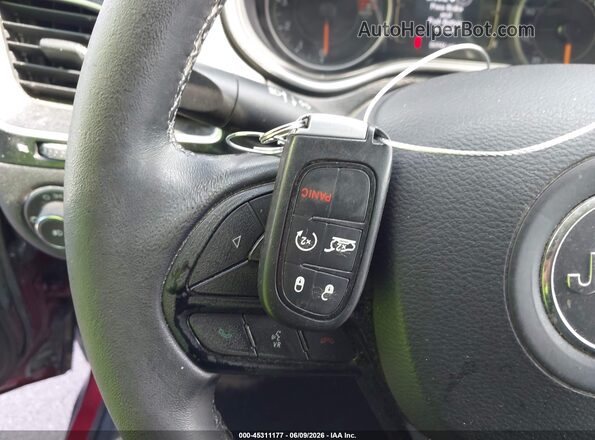 1C4PJMLX8KD282220 2019 JEEP CHEROKEE Red Widok deski rozdzielczej
