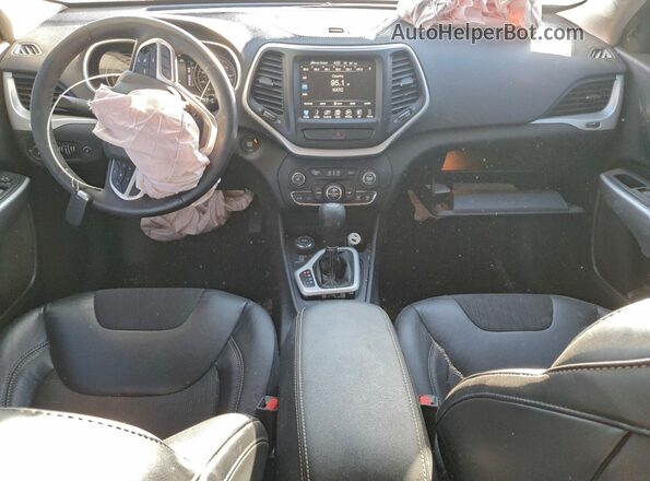 1C4PJMLXXJD515917 2018 JEEP CHEROKEE Серебряный Вид панели приборов