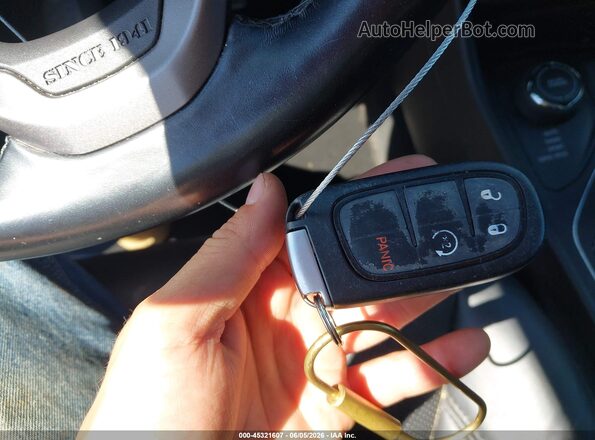 1C4PJMMX1MD103291 2021 JEEP CHEROKEE Черный Вид панели приборов
