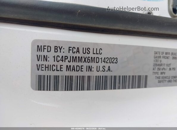 1C4PJMMX6MD142023 2021 JEEP CHEROKEE Белый Вид подкапотного пространства