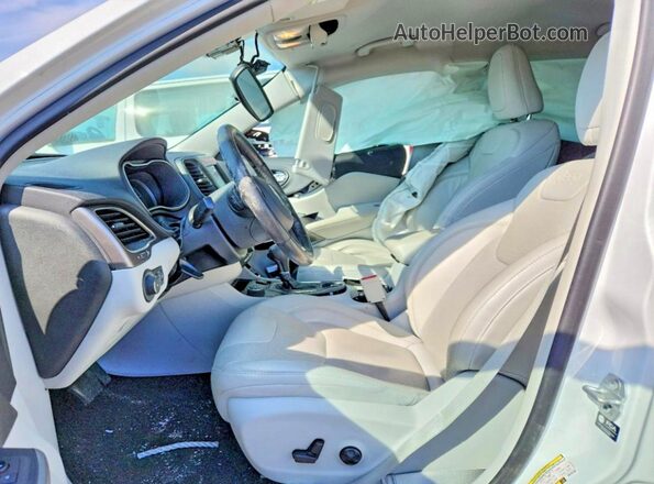 1C4PJMMX6MD162188 2021 JEEP CHEROKEE White Front interior view