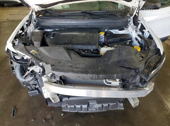 1C4PJMMX9MD141383 2021 JEEP CHEROKEE White უკანა სალონის ხედი