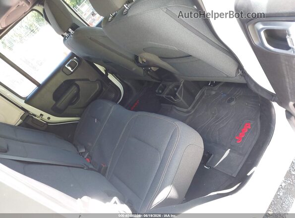 1C4PJXDG2TW203193 2026 JEEP WRANGLER White Вид наклейки з VIN-кодом