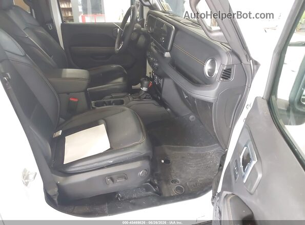 1C4PJXEN6TW213139 2026 JEEP WRANGLER White Front interior view