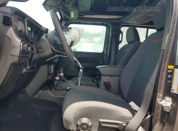 1C4PJXFG0SW660063 2025 JEEP WRANGLER Серый Вид салона спереди