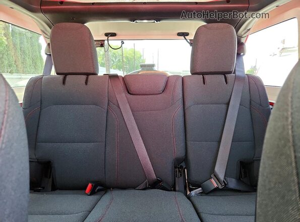 1C4PJXFG5TW244334 2026 JEEP WRANGLER Red Widok tylnych siedzeń
