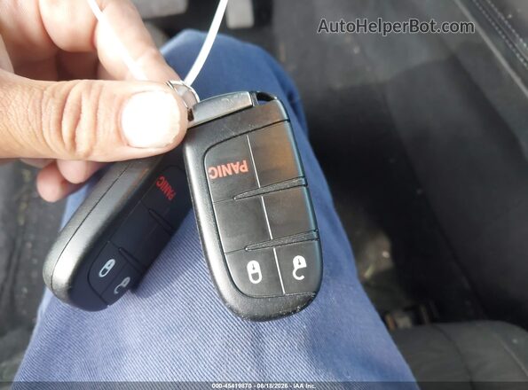 1C4RDJAG4PC634529 2023 DODGE DURANGO Silver Widok deski rozdzielczej