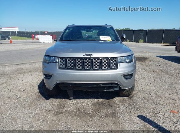 1C4RJEAG0LC355671 2020 JEEP GRAND CHEROKEE Серебряный Вид задней части салона