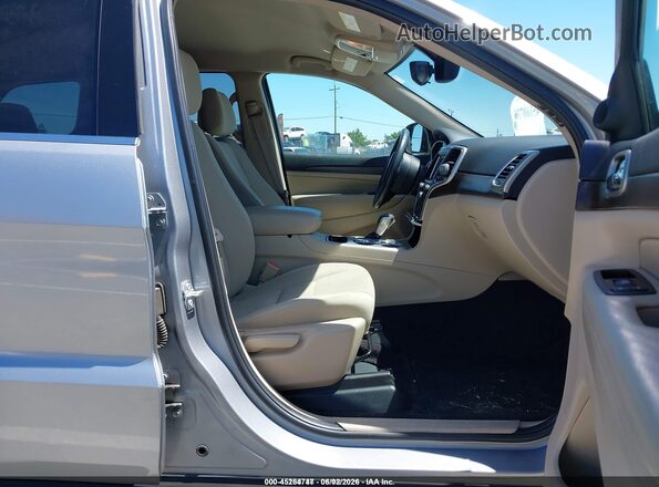 1C4RJEAG3HC915447 2017 JEEP GRAND CHEROKEE Silver 