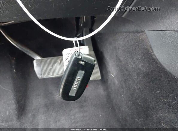 1C4RJEAG4KC580528 2019 JEEP GRAND CHEROKEE White Dashboard view