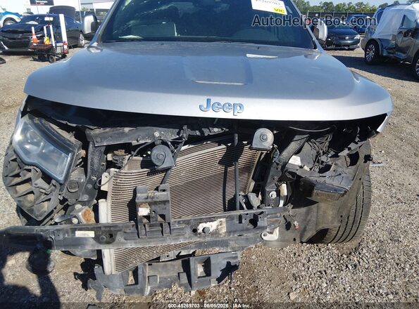 1C4RJEAG6JC246810 2018 JEEP GRAND CHEROKEE Серебряный Вид спереди