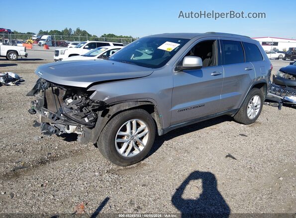 1C4RJEAG6JC246810 2018 JEEP GRAND CHEROKEE Серебряный Передняя левая четверть