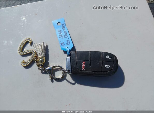 1C4RJEAG6JC246810 2018 JEEP GRAND CHEROKEE Серебряный Вид панели приборов