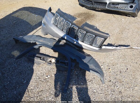 1C4RJEAG6JC246810 2018 JEEP GRAND CHEROKEE Серебряный Вид щитка приборов