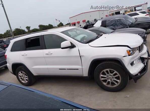 1C4RJEAG7JC339108 2018 JEEP GRAND CHEROKEE White Vista interior trasera