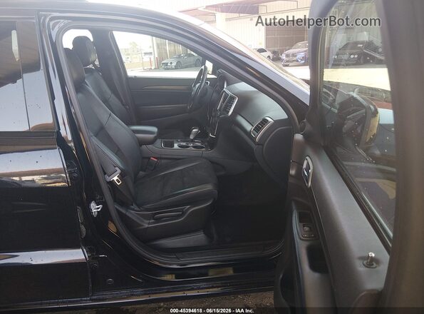1C4RJEAG9JC511834 2018 JEEP GRAND CHEROKEE Черный Вид салона спереди