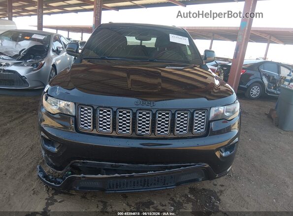 1C4RJEAG9JC511834 2018 JEEP GRAND CHEROKEE Черный Вид щитка приборов
