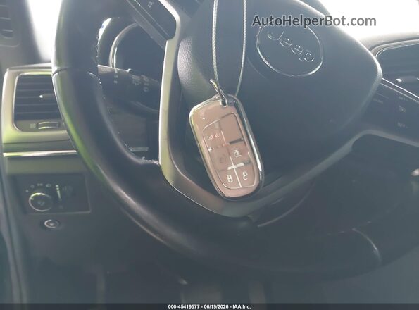 1C4RJEBG0LC202027 2020 JEEP GRAND CHEROKEE Черный Вид панели приборов