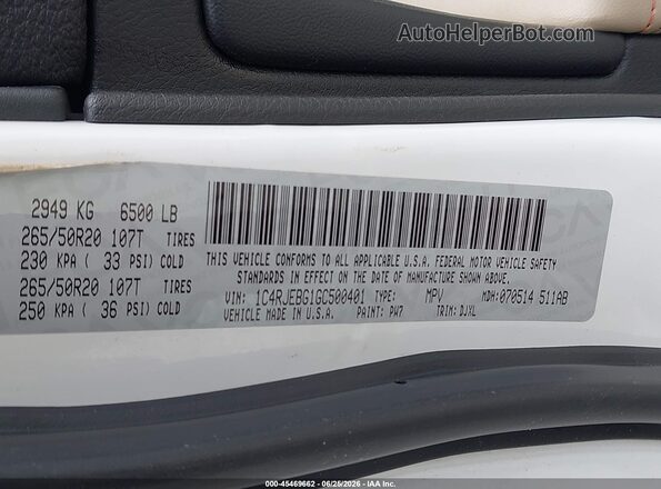 1C4RJEBG1GC500401 2016 JEEP GRAND CHEROKEE White Engine compartment view