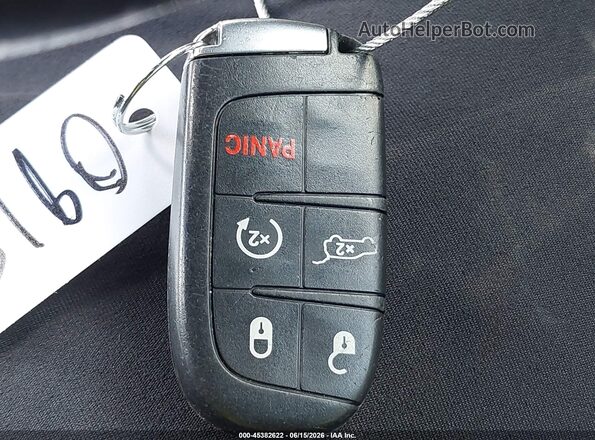 1C4RJEBG3JC300918 2018 JEEP GRAND CHEROKEE Black Dashboard view