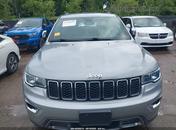 1C4RJEBG4JC301656 2018 JEEP GRAND CHEROKEE Silver Rear interior view