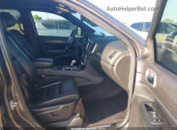 1C4RJEBG6JC301383 2018 JEEP GRAND CHEROKEE Gray Widok wnętrza z przodu