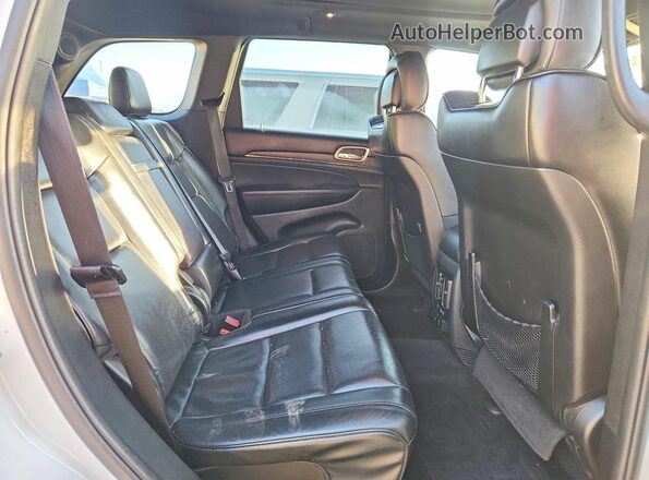 1C4RJECG5JC216498 2018 JEEP GRAND White Vista de los asientos traseros