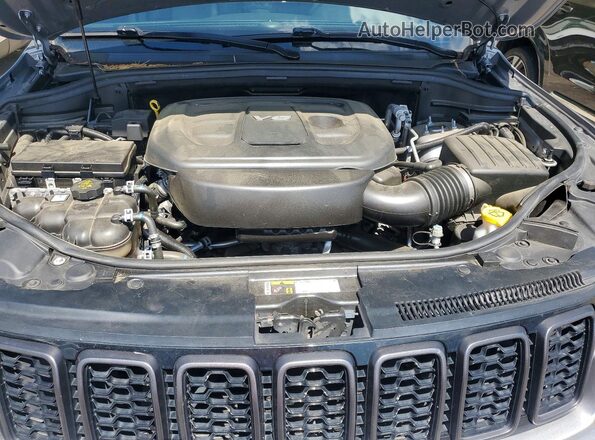 1C4RJECG8JC481044 2018 JEEP GRAND Silver Rear interior view