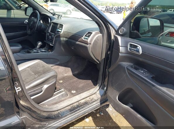 1C4RJFAG1HC932673 2017 JEEP GRAND CHEROKEE Черный Вид салона спереди
