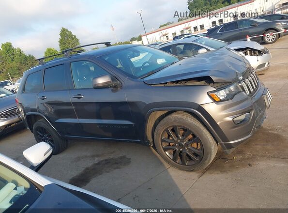 1C4RJFAG1HC938327 2017 JEEP GRAND CHEROKEE Brown Вид задньої частини салону