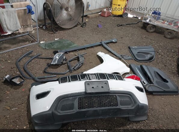 1C4RJFAG2HC730666 2017 JEEP GRAND CHEROKEE White Widok zestawu wskaźników