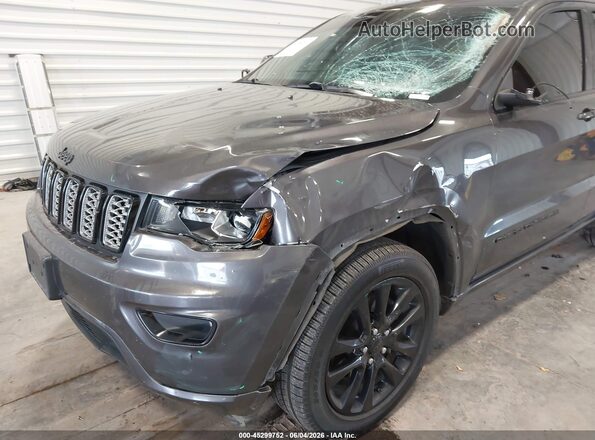 1C4RJFAG2HC910861 2017 JEEP GRAND CHEROKEE Gray Front view