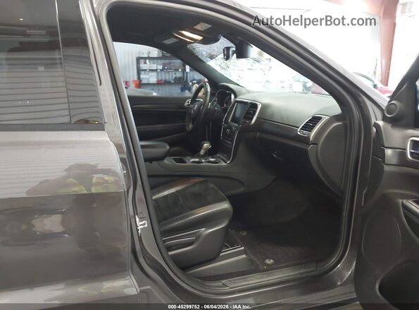 1C4RJFAG2HC910861 2017 JEEP GRAND CHEROKEE Gray Front interior view