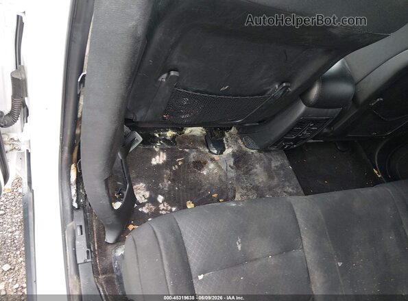 1C4RJFAG2JC476138 2018 JEEP GRAND CHEROKEE White Widok wnętrza z tyłu