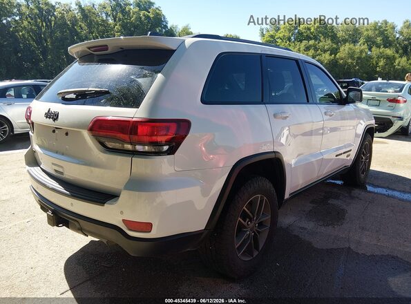 1C4RJFAG3HC625070 2017 JEEP GRAND CHEROKEE White Tył prawy
