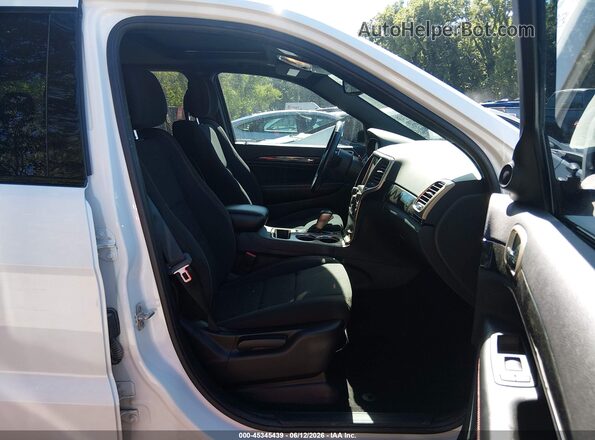 1C4RJFAG3HC625070 2017 JEEP GRAND CHEROKEE White Widok wnętrza z przodu