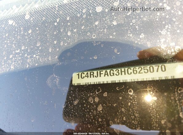 1C4RJFAG3HC625070 2017 JEEP GRAND CHEROKEE White Widok komory silnika