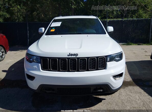1C4RJFAG3HC625070 2017 JEEP GRAND CHEROKEE White Widok zestawu wskaźników