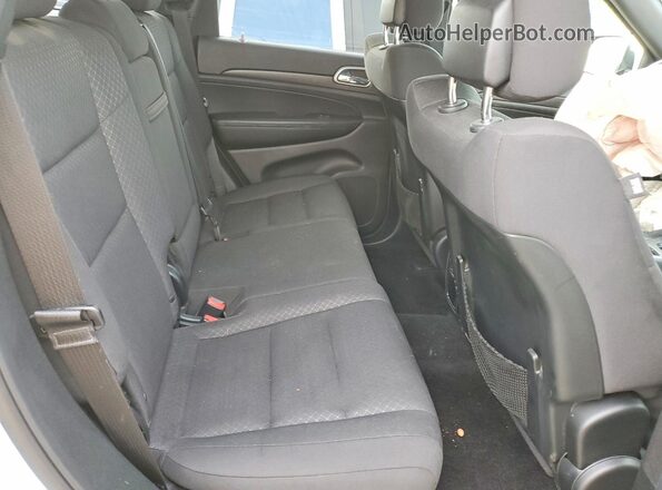 1C4RJFAG3JC105327 2018 JEEP GRAND White Rear interior view