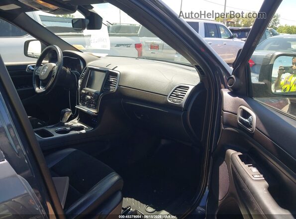1C4RJFAG4HC894954 2017 JEEP GRAND CHEROKEE Gray Front interior view
