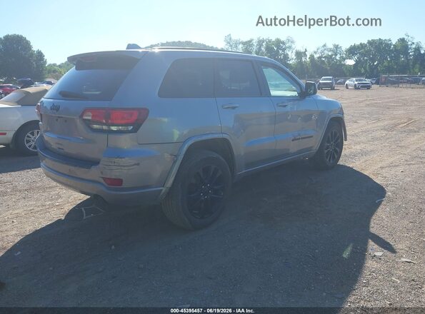 1C4RJFAG4JC163172 2018 JEEP GRAND CHEROKEE Серебряный Задняя правая четверть
