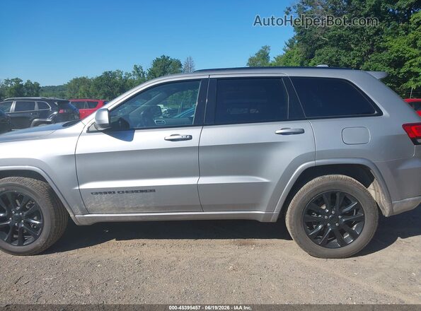 1C4RJFAG4JC163172 2018 JEEP GRAND CHEROKEE Серебряный 